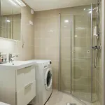 公寓 Bright 1br With Private Parking In Toeoeloe