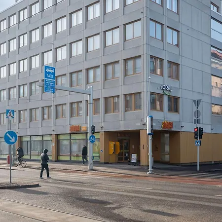 Apartment Bright 1br With Private Parking In Toeoeloe Helsinki