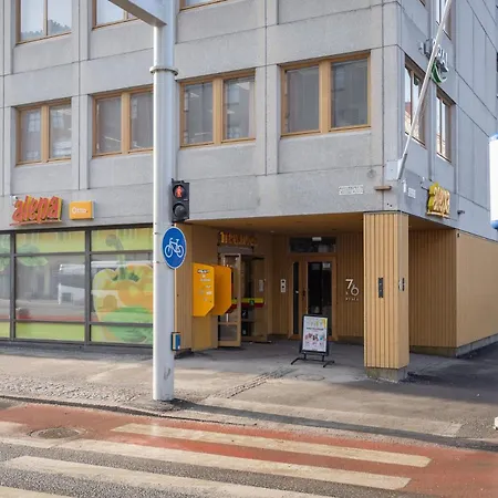 Bright 1br With Private Parking In Toeoeloe Helsinki
