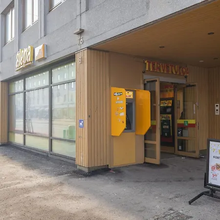 Bright 1br With Private Parking In Toeoeloe