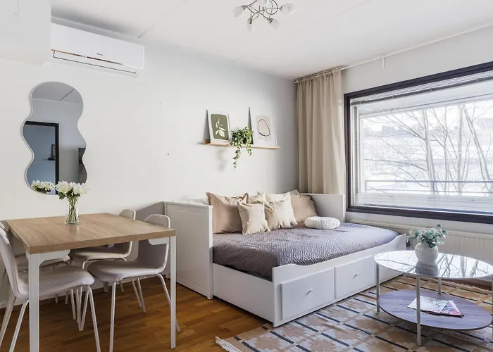 Bright 1br In Toeoeloe, Free Parking, Tram Apartment Helsinki