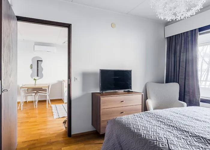 Bright 1br In Töölö, Free Parking, Tram *