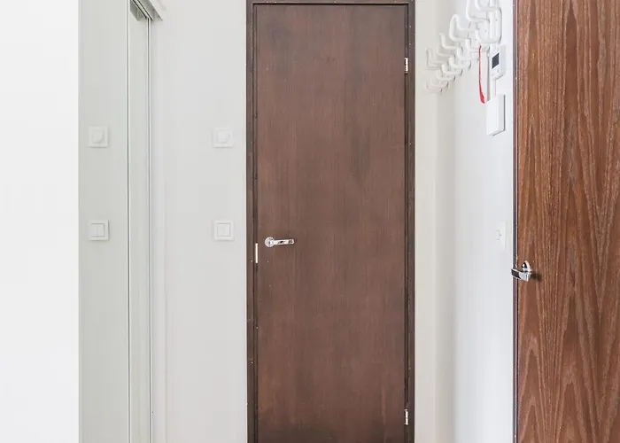 Apartment Bright 1br In Toeoeloe, Free Parking, Tram Helsinki