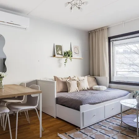 Bright 1br With Private Parking In Toeoeloe Apartment Helsinki